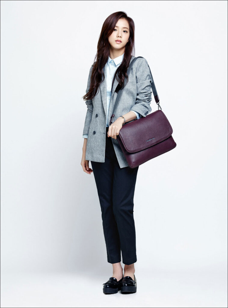 JISOO x Samsonite RED FW15 BLACKPINK CAFÉ