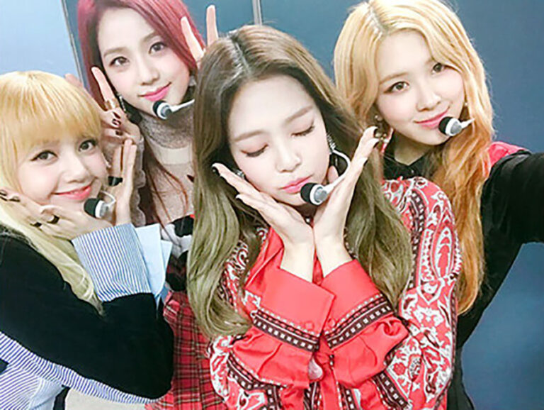 Staff Report: BLACKPINK Self-Introduction – BLACKPINK CAFÉ