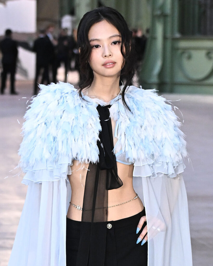 JENNIE at the Chanel Haute Couture “Spring/Summer 2025” Show in Paris ...