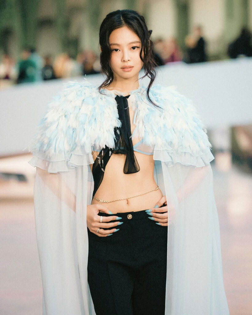 JENNIE at the Chanel Haute Couture “Spring/Summer 2025” Show in Paris ...