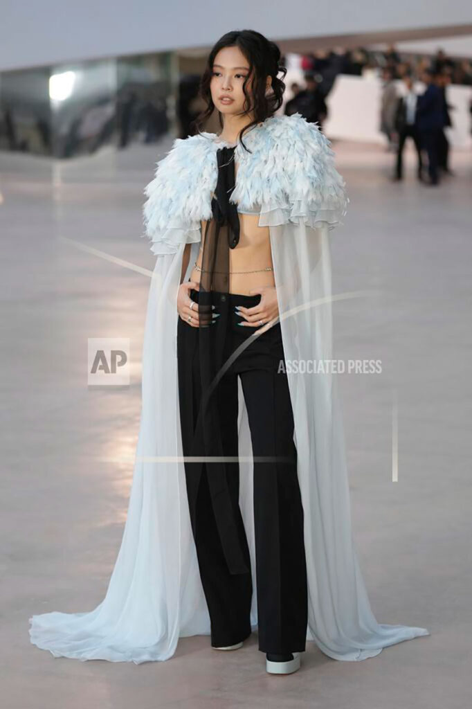 JENNIE at the Chanel Haute Couture “Spring/Summer 2025” Show in Paris ...